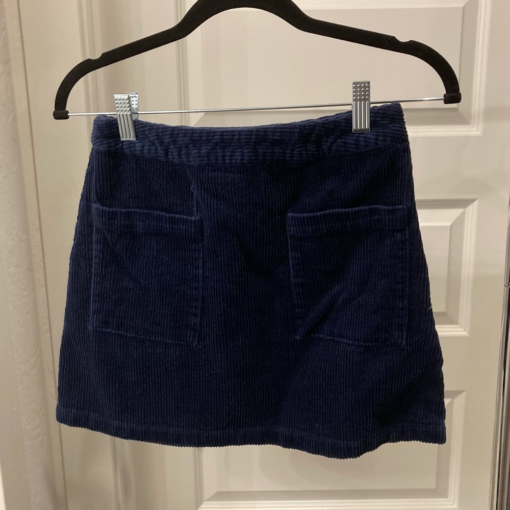 small navy skirt with pockets and zipper